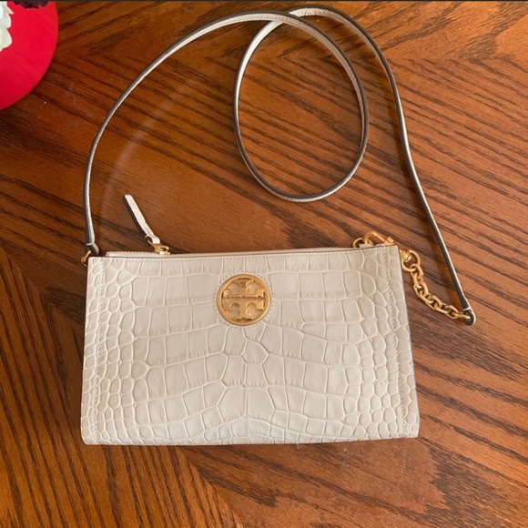 Brand new Tory Burch bag 🤗 - Picture 1 of 6